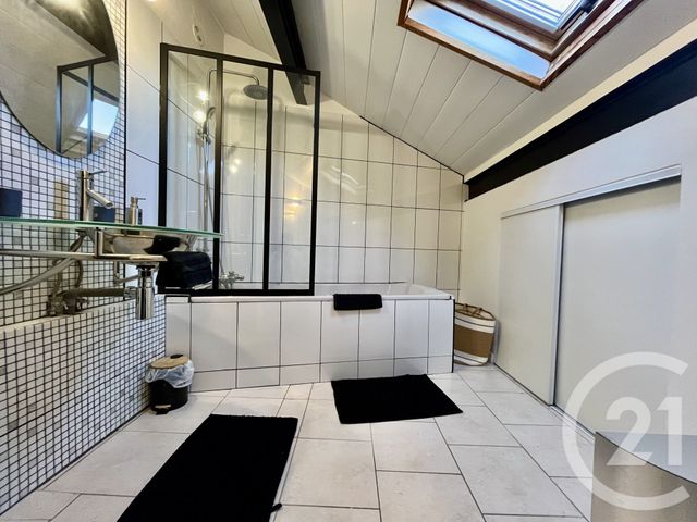 Appartement F4 à louer - 4 pièces - 130.25 m2 - ALES - 30 - LANGUEDOC-ROUSSILLON - Century 21 Impact Immobilier