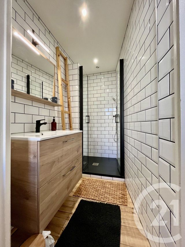 Appartement F4 à louer - 4 pièces - 130.25 m2 - ALES - 30 - LANGUEDOC-ROUSSILLON - Century 21 Impact Immobilier