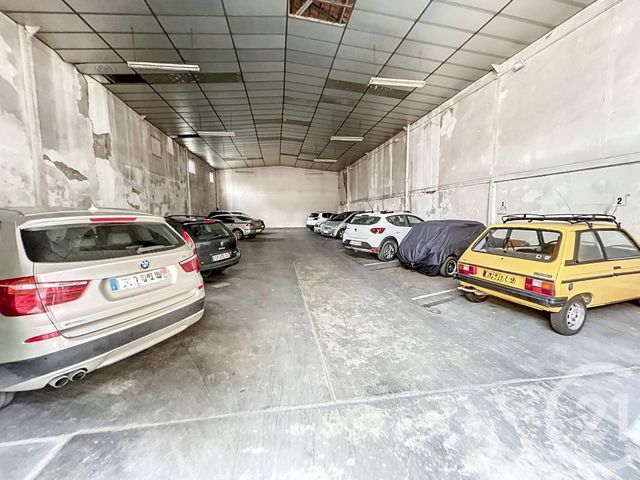 Afficher la photo en grand parking à vendre - 339.0 m2 - ALES - 30 - LANGUEDOC-ROUSSILLON - Century 21 Impact Immobilier