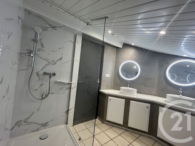 Appartement F3 bis à louer - 3 pièces - 80.0 m2 - ALES - 30 - LANGUEDOC-ROUSSILLON - Century 21 Impact Immobilier