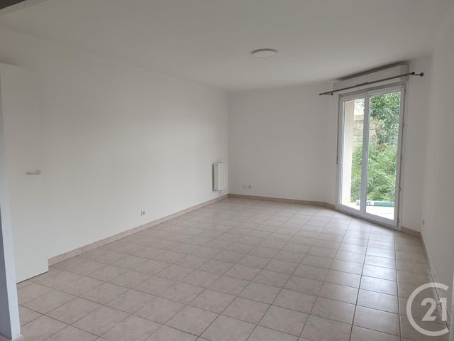 Appartement F2 à louer - 2 pièces - 44.5 m2 - ST CHRISTOL LES ALES - 30 - LANGUEDOC-ROUSSILLON - Century 21 Impact Immobilier