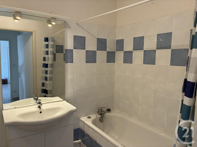 Afficher la photo en grand Appartement F2 bis à louer - 3 pièces - 55.11 m2 - ALES - 30 - LANGUEDOC-ROUSSILLON - Century 21 Impact Immobilier