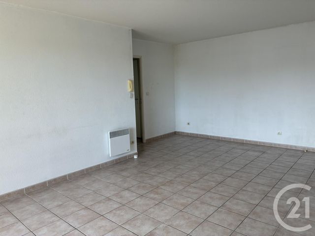Afficher la photo en grand Appartement F2 bis à louer - 3 pièces - 55.11 m2 - ALES - 30 - LANGUEDOC-ROUSSILLON - Century 21 Impact Immobilier
