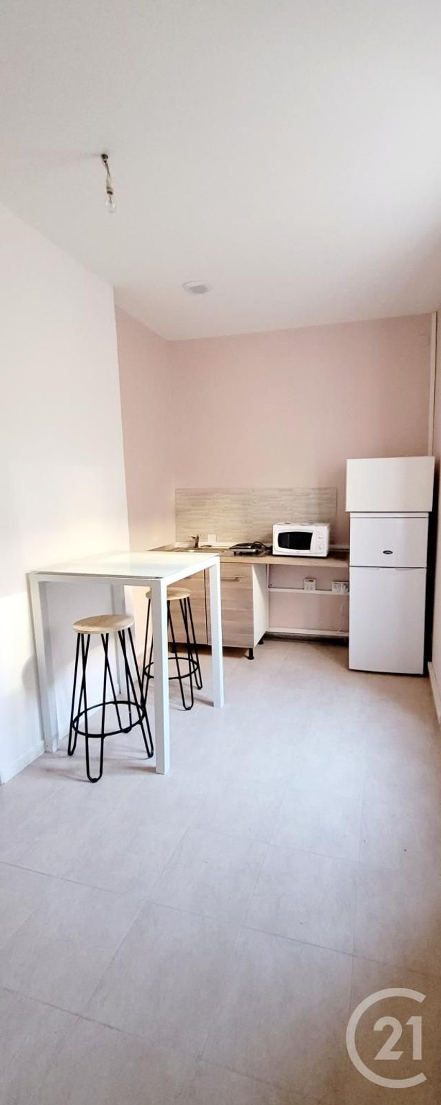 Appartement Studio à louer - 1 pièce - 22.07 m2 - ALES - 30 - LANGUEDOC-ROUSSILLON - Century 21 Impact Immobilier