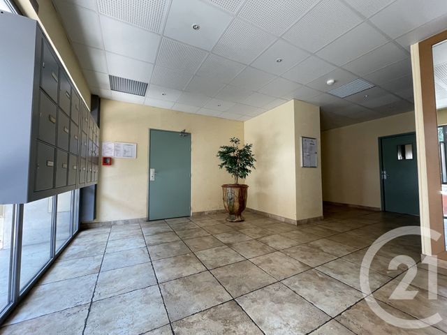 Afficher la photo en grand Appartement F3 à vendre - 3 pièces - 60.68 m2 - ALES - 30 - LANGUEDOC-ROUSSILLON - Century 21 Impact Immobilier