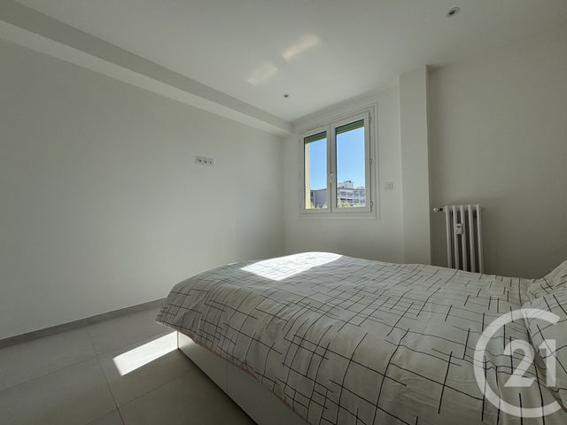 Afficher la photo en grand Appartement F3 à vendre - 3 pièces - 66.97 m2 - ALES - 30 - LANGUEDOC-ROUSSILLON - Century 21 Impact Immobilier