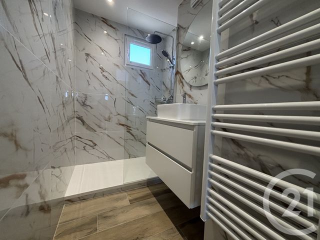 Afficher la photo en grand Appartement F3 à vendre - 3 pièces - 66.97 m2 - ALES - 30 - LANGUEDOC-ROUSSILLON - Century 21 Impact Immobilier