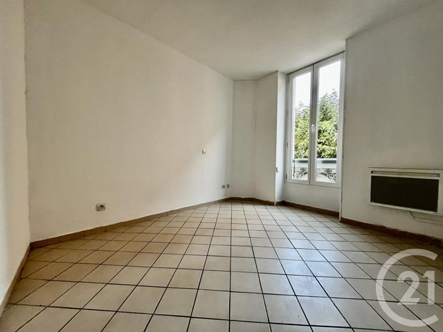 Appartement T3 à louer - 3 pièces - 39.7 m2 - ALES - 30 - LANGUEDOC-ROUSSILLON - Century 21 Impact Immobilier