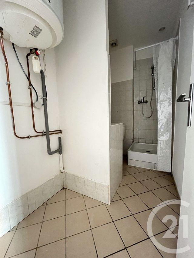 Appartement T3 à louer - 3 pièces - 39.7 m2 - ALES - 30 - LANGUEDOC-ROUSSILLON - Century 21 Impact Immobilier