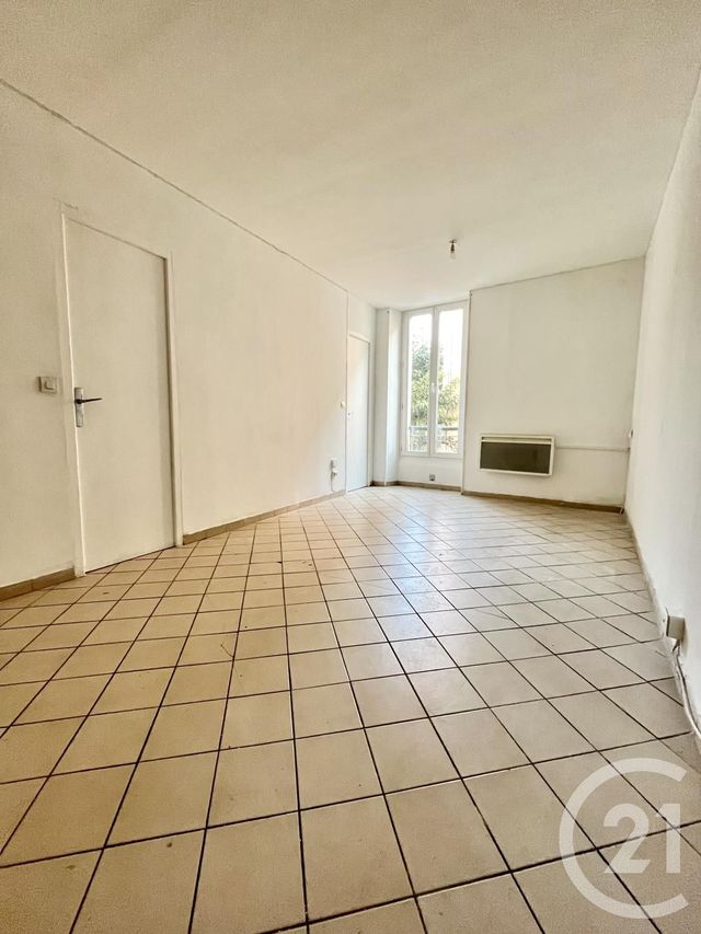 Appartement T3 à louer - 3 pièces - 39.7 m2 - ALES - 30 - LANGUEDOC-ROUSSILLON - Century 21 Impact Immobilier