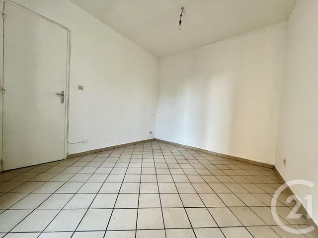 Appartement T3 à louer - 3 pièces - 39.7 m2 - ALES - 30 - LANGUEDOC-ROUSSILLON - Century 21 Impact Immobilier