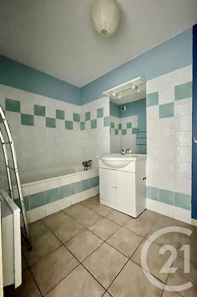 Appartement F2 à louer - 2 pièces - 47.0 m2 - ALES - 30 - LANGUEDOC-ROUSSILLON - Century 21 Impact Immobilier