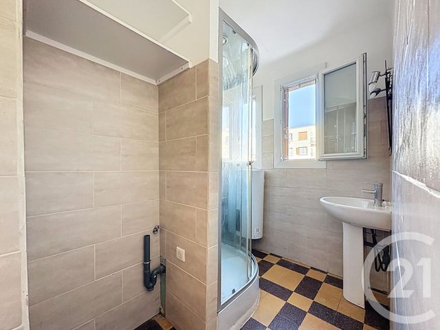 Appartement T4 à vendre - 4 pièces - 66.85 m2 - ALES - 30 - LANGUEDOC-ROUSSILLON - Century 21 Impact Immobilier