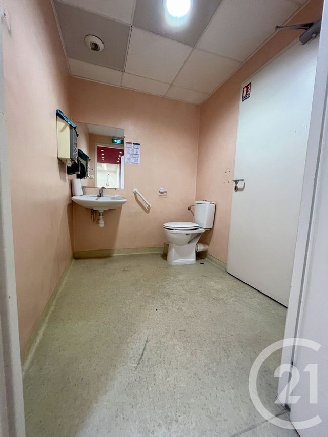 Afficher la photo en grand commerce à louer - 130.0 m2 - ALES - 30 - LANGUEDOC-ROUSSILLON - Century 21 Impact Immobilier