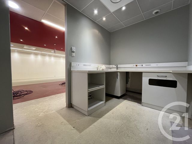 Afficher la photo en grand commerce à louer - 130.0 m2 - ALES - 30 - LANGUEDOC-ROUSSILLON - Century 21 Impact Immobilier