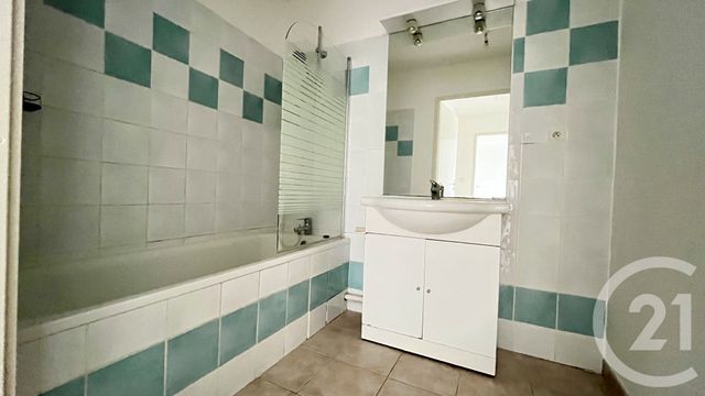 Appartement F2 à louer - 2 pièces - 52.7 m2 - ALES - 30 - LANGUEDOC-ROUSSILLON - Century 21 Impact Immobilier