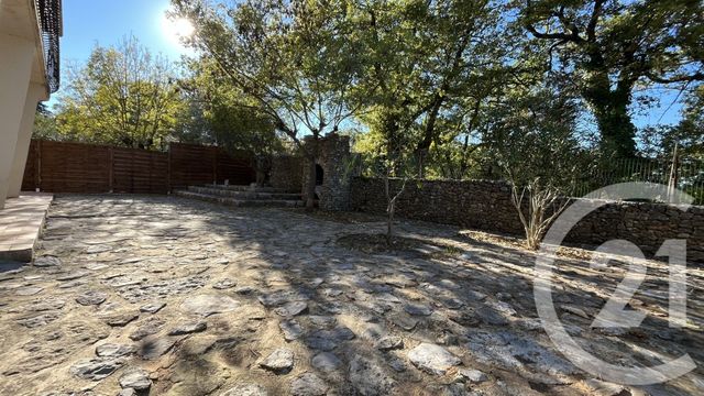 Afficher la photo en grand Appartement F4 à louer - 4 pièces - 92.09 m2 - ST HILAIRE DE BRETHMAS - 30 - LANGUEDOC-ROUSSILLON - Century 21 Impact Immobilier