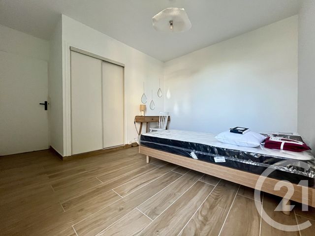 Afficher la photo en grand Appartement F3 à louer - 3 pièces - 60.0 m2 - ALES - 30 - LANGUEDOC-ROUSSILLON - Century 21 Impact Immobilier