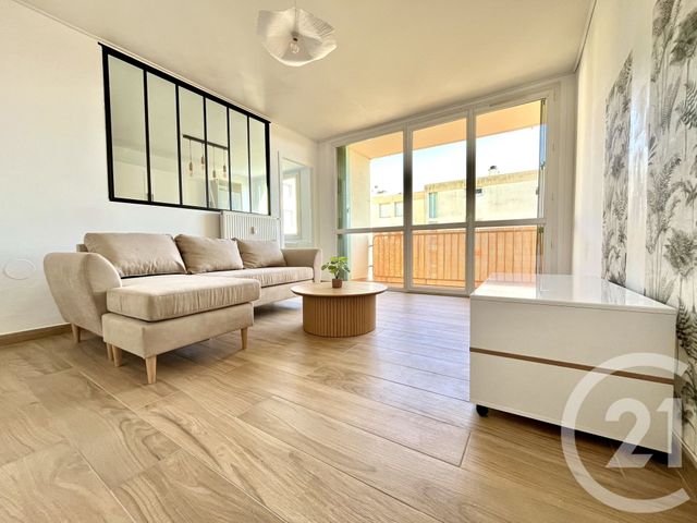 Afficher la photo en grand Appartement F3 à louer - 3 pièces - 60.0 m2 - ALES - 30 - LANGUEDOC-ROUSSILLON - Century 21 Impact Immobilier