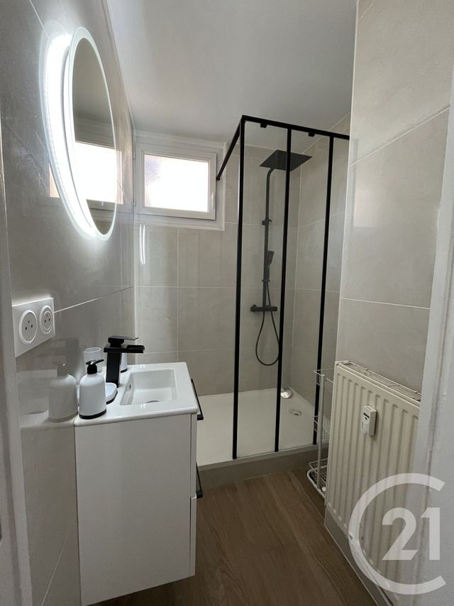 Afficher la photo en grand Appartement F3 à louer - 3 pièces - 60.0 m2 - ALES - 30 - LANGUEDOC-ROUSSILLON - Century 21 Impact Immobilier