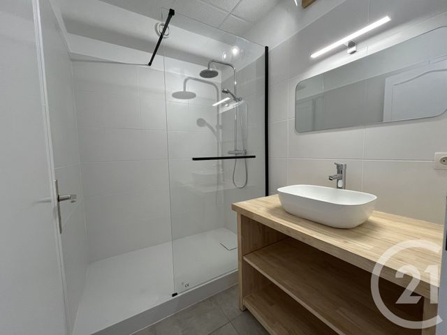Appartement F3 à louer - 3 pièces - 70.0 m2 - ALES - 30 - LANGUEDOC-ROUSSILLON - Century 21 Impact Immobilier