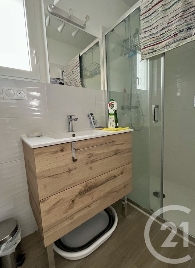 Afficher la photo en grand Appartement F3 à louer - 3 pièces - 42.21 m2 - ALES - 30 - LANGUEDOC-ROUSSILLON - Century 21 Impact Immobilier