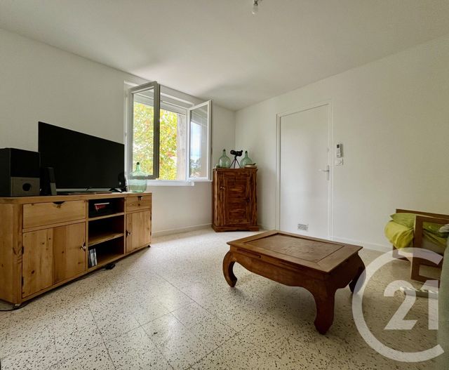 Afficher la photo en grand Appartement F3 à louer - 3 pièces - 42.21 m2 - ALES - 30 - LANGUEDOC-ROUSSILLON - Century 21 Impact Immobilier