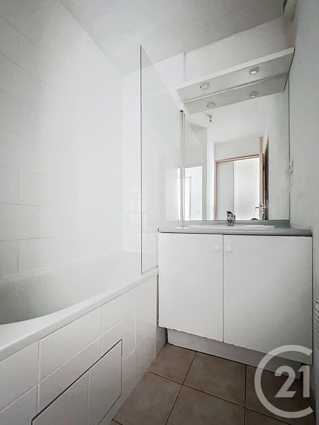 Appartement F2 à louer - 2 pièces - 40.6 m2 - ALES - 30 - LANGUEDOC-ROUSSILLON - Century 21 Impact Immobilier