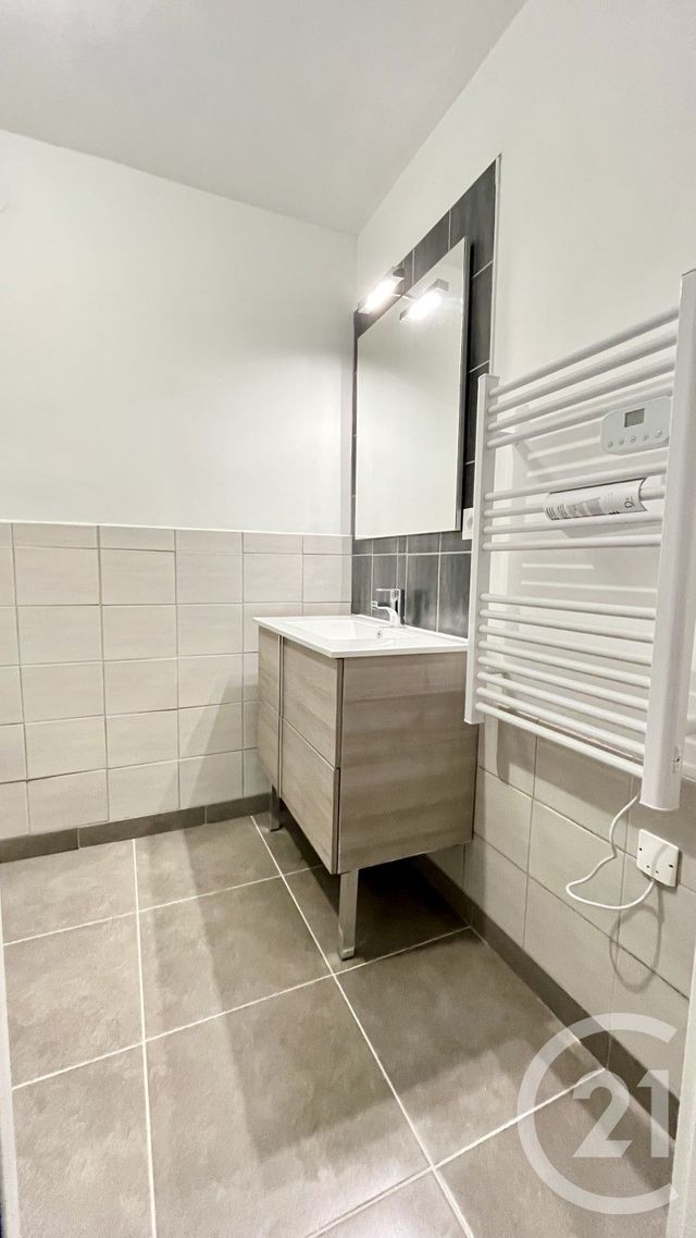 Appartement F4 à louer - 4 pièces - 63.81 m2 - ALES - 30 - LANGUEDOC-ROUSSILLON - Century 21 Impact Immobilier