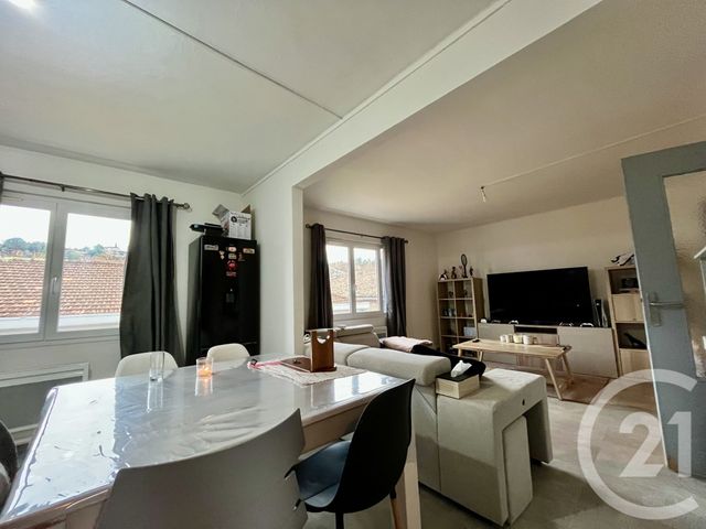 Appartement T4 à louer - 4 pièces - 84.8 m2 - ST AMBROIX - 30 - LANGUEDOC-ROUSSILLON - Century 21 Impact Immobilier