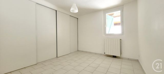 Appartement F3 à louer - 3 pièces - 85.0 m2 - ALES - 30 - LANGUEDOC-ROUSSILLON - Century 21 Impact Immobilier