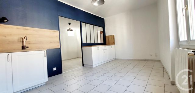 Appartement F3 à louer - 3 pièces - 85.0 m2 - ALES - 30 - LANGUEDOC-ROUSSILLON - Century 21 Impact Immobilier