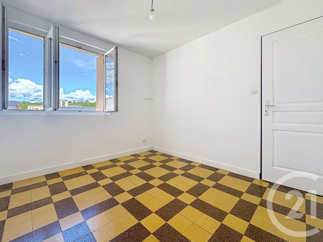 Appartement T5 à vendre - 5 pièces - 74.08 m2 - ALES - 30 - LANGUEDOC-ROUSSILLON - Century 21 Impact Immobilier