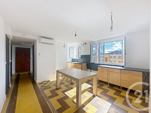 Appartement T5 à vendre - 5 pièces - 74.08 m2 - ALES - 30 - LANGUEDOC-ROUSSILLON - Century 21 Impact Immobilier