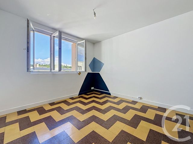 Appartement T5 à vendre - 5 pièces - 74.08 m2 - ALES - 30 - LANGUEDOC-ROUSSILLON - Century 21 Impact Immobilier