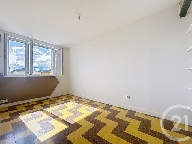 Appartement T5 à vendre - 5 pièces - 74.08 m2 - ALES - 30 - LANGUEDOC-ROUSSILLON - Century 21 Impact Immobilier