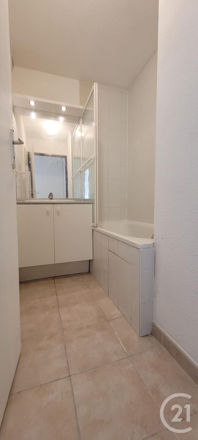 Appartement T2 à louer - 2 pièces - 38.39 m2 - ALES - 30 - LANGUEDOC-ROUSSILLON - Century 21 Impact Immobilier