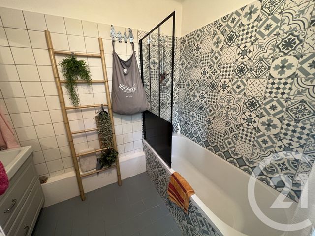 Appartement F4 à louer - 4 pièces - 88.74 m2 - ALES - 30 - LANGUEDOC-ROUSSILLON - Century 21 Impact Immobilier