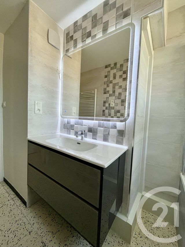 Appartement F4 à louer - 4 pièces - 66.0 m2 - ALES - 30 - LANGUEDOC-ROUSSILLON - Century 21 Impact Immobilier