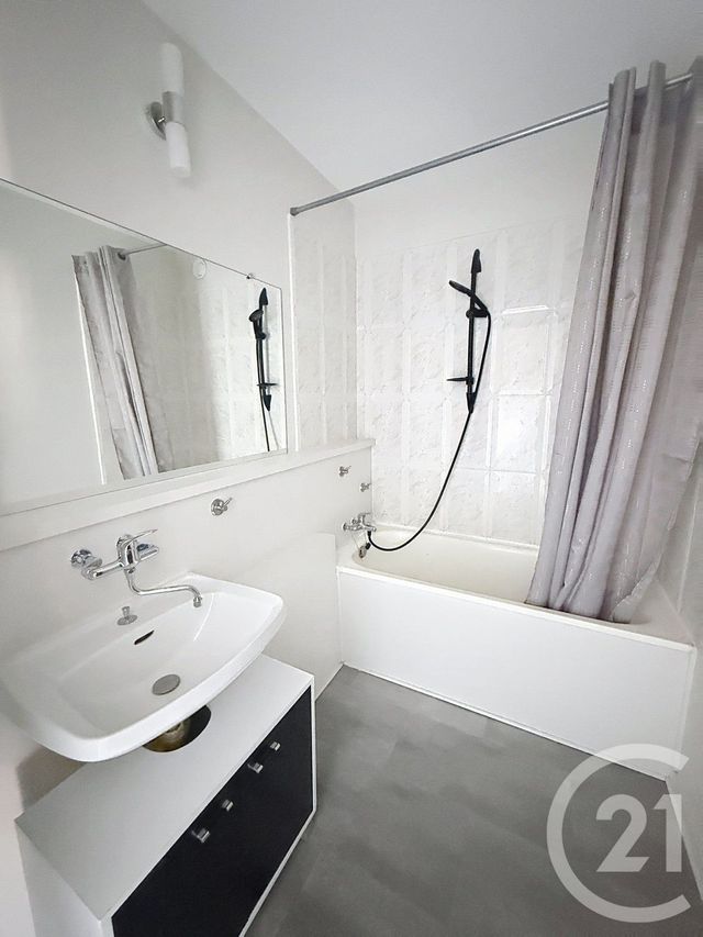 Appartement F4 à vendre - 4 pièces - 76.1 m2 - ALES - 30 - LANGUEDOC-ROUSSILLON - Century 21 Impact Immobilier