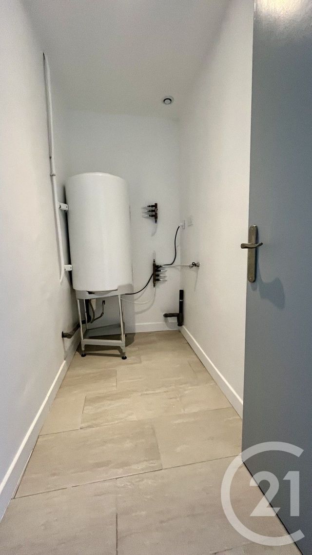 Appartement F3 à louer - 3 pièces - 76.2 m2 - ALES - 30 - LANGUEDOC-ROUSSILLON - Century 21 Impact Immobilier