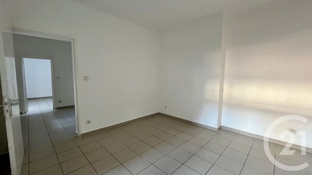 Appartement F4 à louer - 4 pièces - 50.0 m2 - ALES - 30 - LANGUEDOC-ROUSSILLON - Century 21 Impact Immobilier