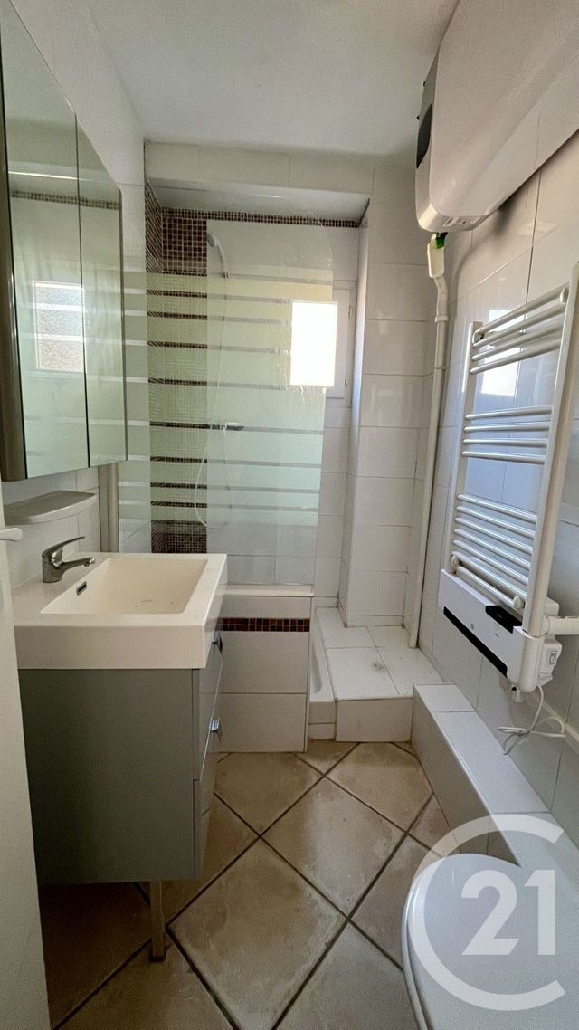 Appartement F4 à louer - 4 pièces - 50.0 m2 - ALES - 30 - LANGUEDOC-ROUSSILLON - Century 21 Impact Immobilier