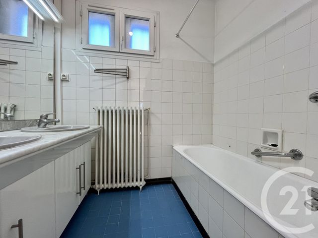 Appartement F5 à louer - 5 pièces - 95.88 m2 - ALES - 30 - LANGUEDOC-ROUSSILLON - Century 21 Impact Immobilier