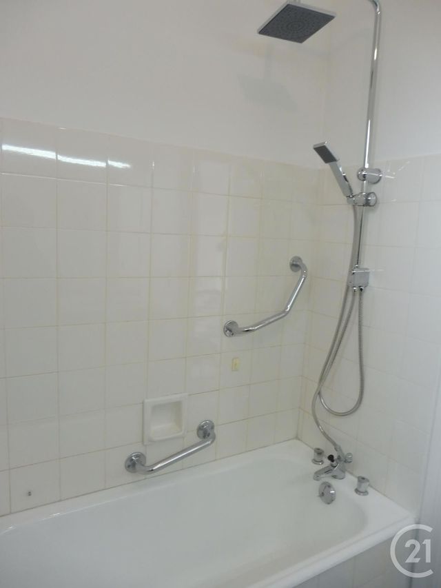 Appartement F5 à louer - 5 pièces - 95.88 m2 - ALES - 30 - LANGUEDOC-ROUSSILLON - Century 21 Impact Immobilier