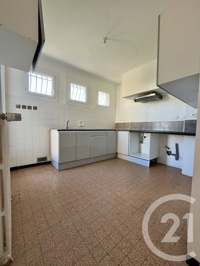Appartement F5 à louer - 5 pièces - 95.88 m2 - ALES - 30 - LANGUEDOC-ROUSSILLON - Century 21 Impact Immobilier