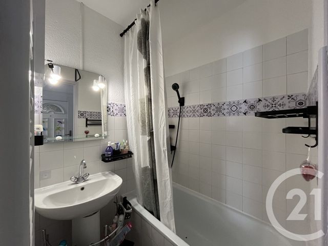 Appartement F2 à louer - 2 pièces - 33.95 m2 - ALES - 30 - LANGUEDOC-ROUSSILLON - Century 21 Impact Immobilier