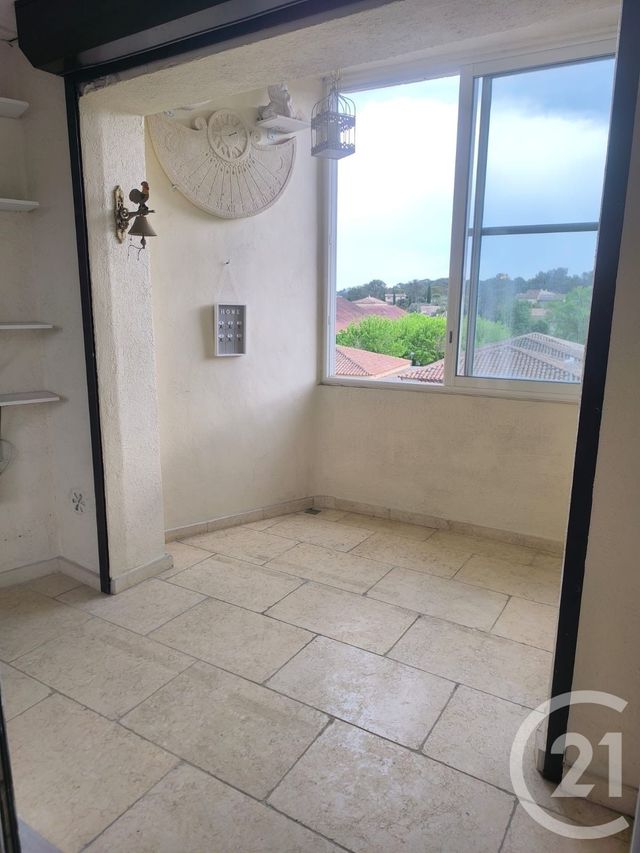 Appartement F3 à louer - 3 pièces - 77.07 m2 - LEZAN - 30 - LANGUEDOC-ROUSSILLON - Century 21 Impact Immobilier