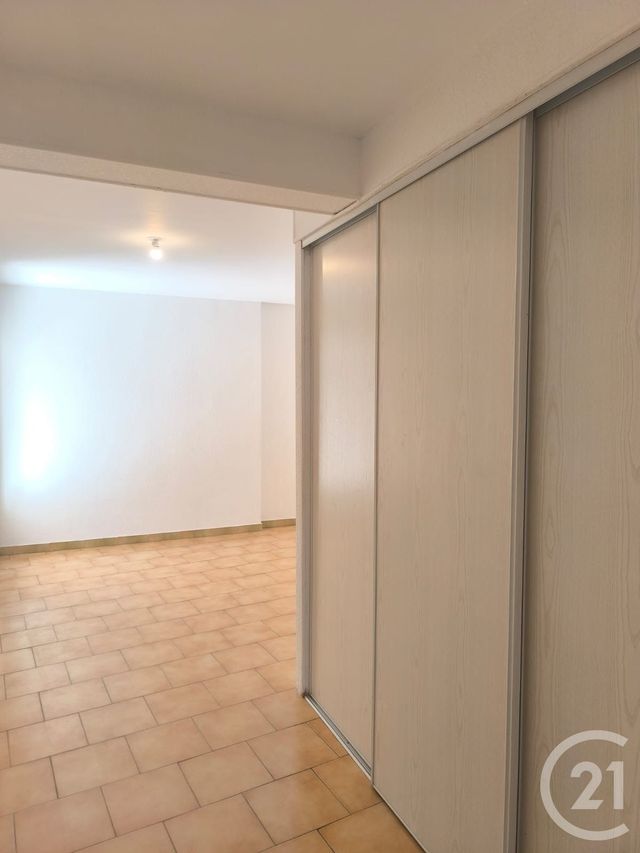 Appartement F3 à louer - 3 pièces - 77.07 m2 - LEZAN - 30 - LANGUEDOC-ROUSSILLON - Century 21 Impact Immobilier