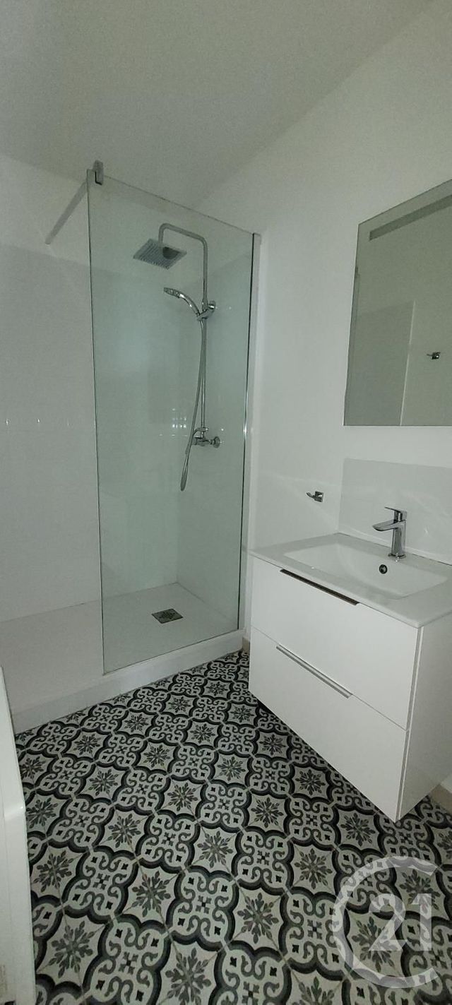 Appartement F2 à louer - 2 pièces - 21.0 m2 - ALES - 30 - LANGUEDOC-ROUSSILLON - Century 21 Impact Immobilier